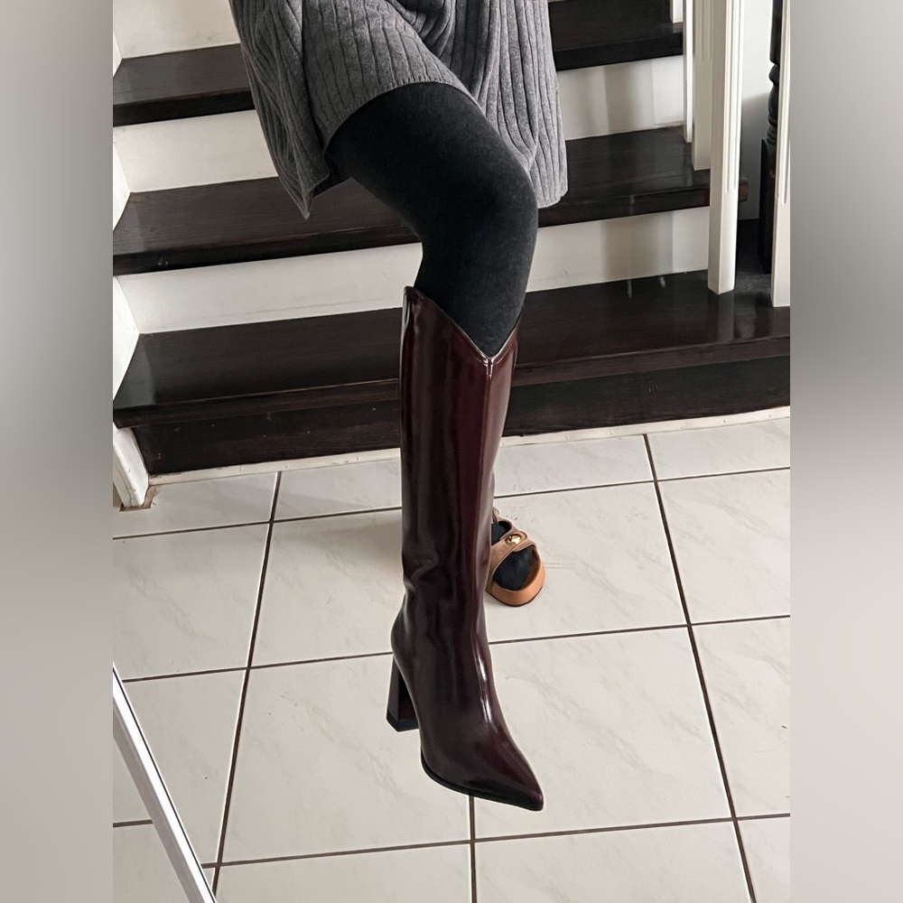 Elegant Anchora Red Leather Knee-High Boots - Picture 10 of 16